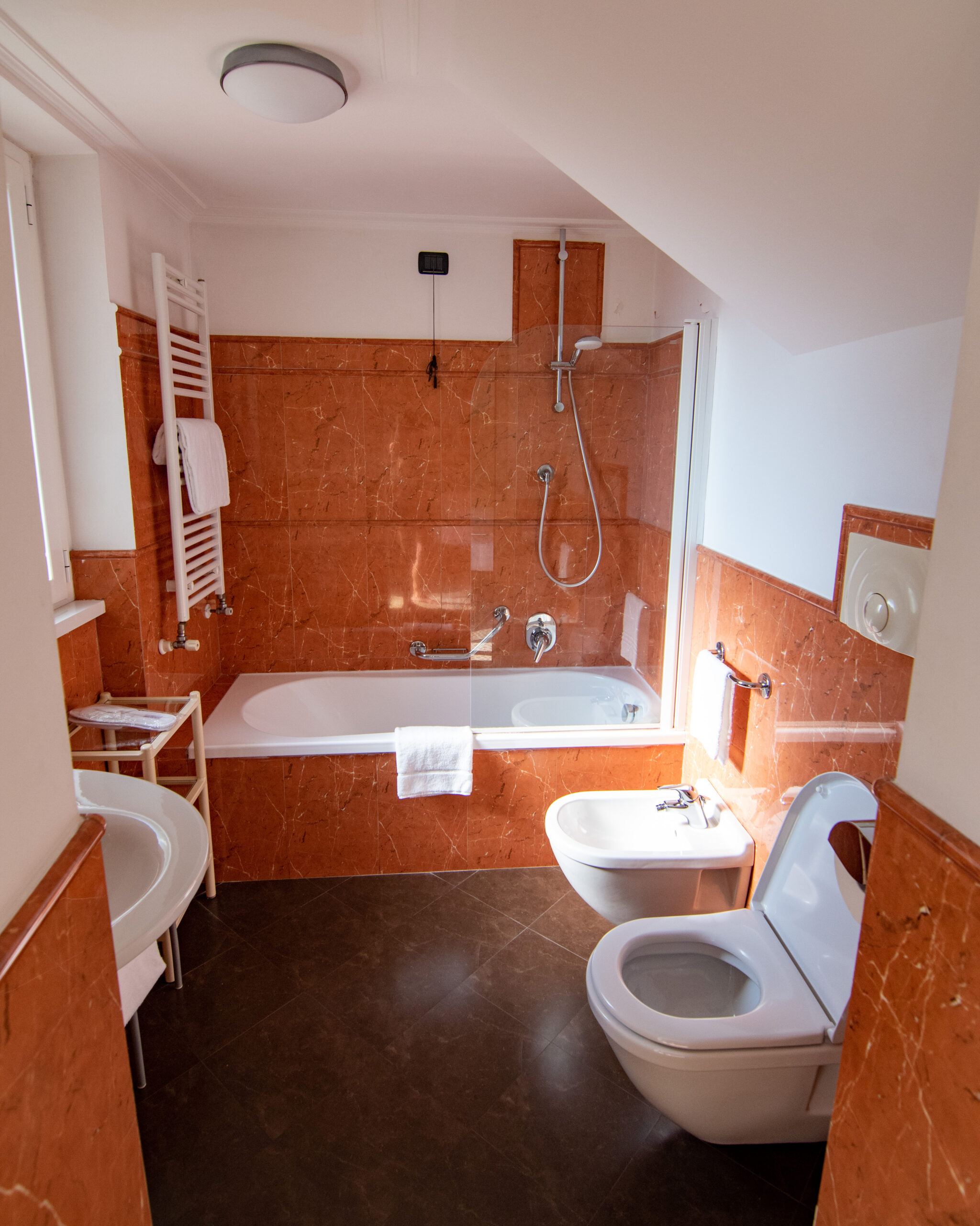 Hotel Gregoriana Bathroom