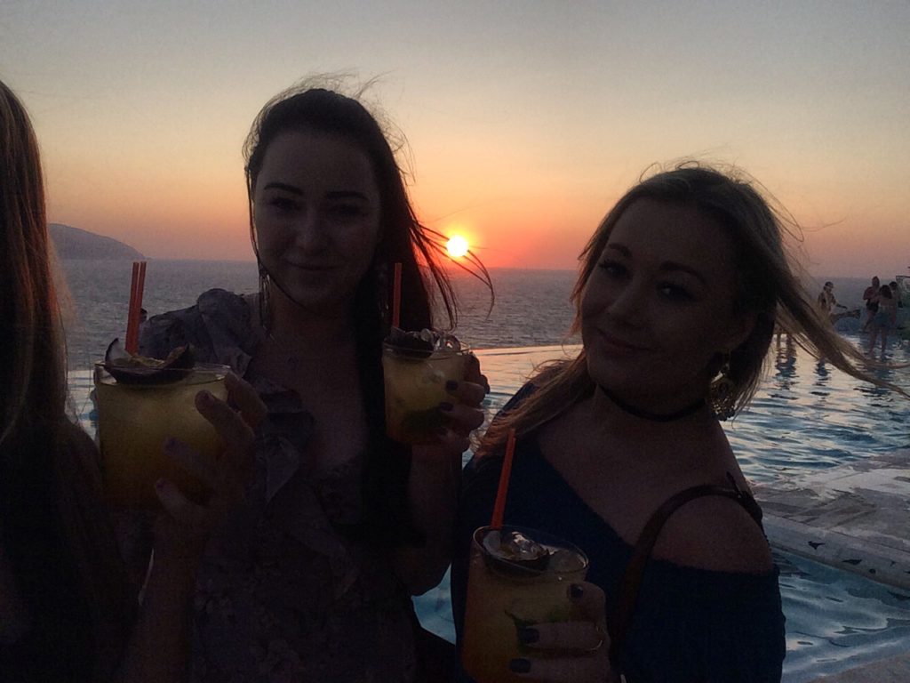 Pathos Sunset Lounge Girls selfie