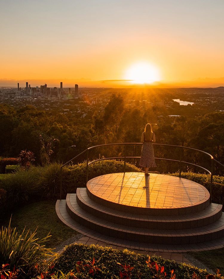 Mt Coot-tha Brisbane Lookout sunrise Sarah Latham